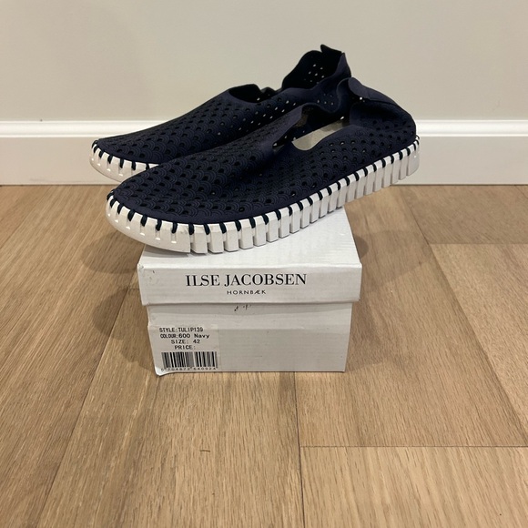 Ilse Jacobsen slip on navy women’s shoes - Picture 2 of 3